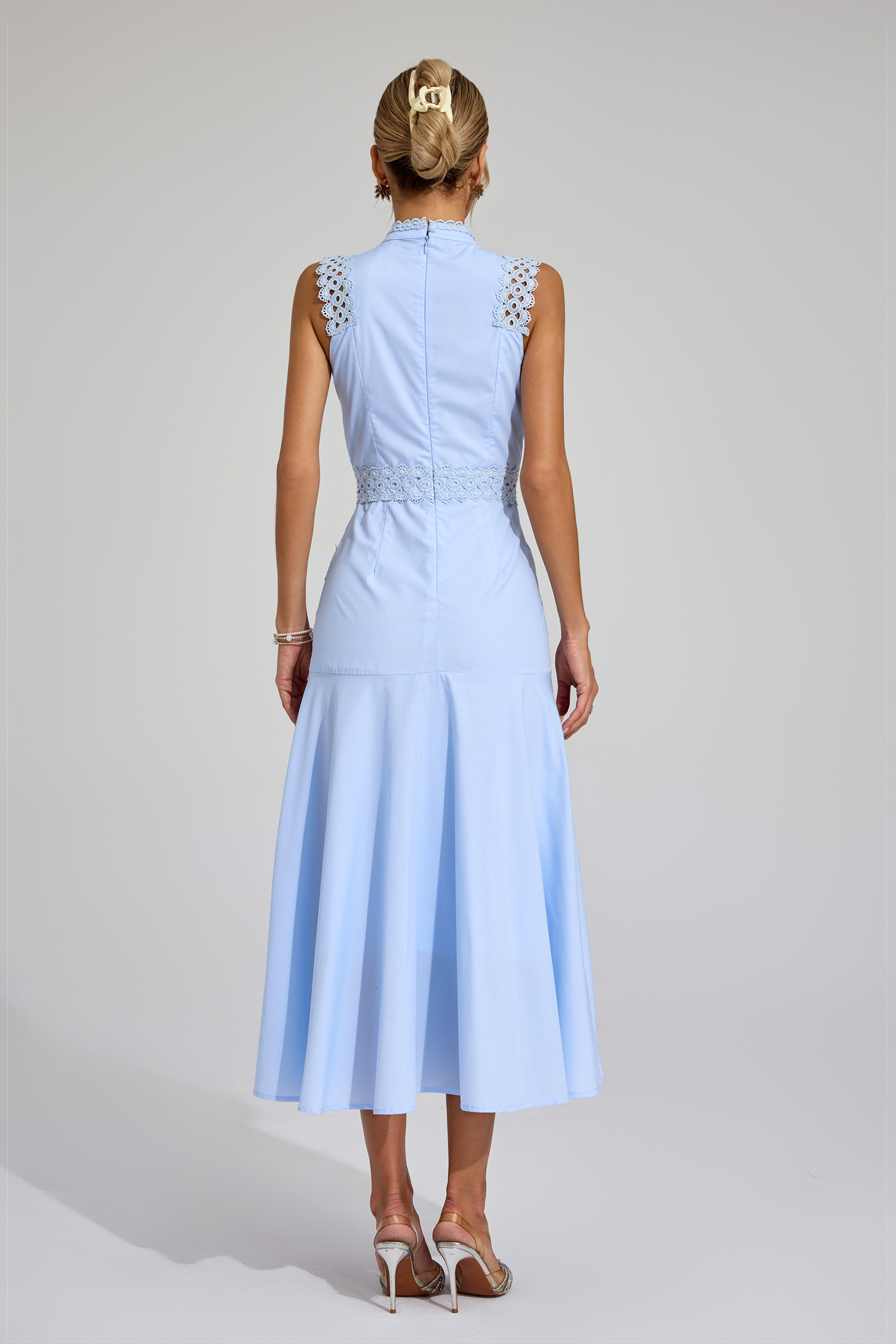 Susanna-Jasper-Blue-1.jpeg